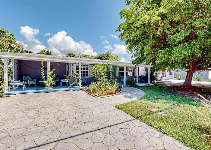 Purple Pelican Cottage